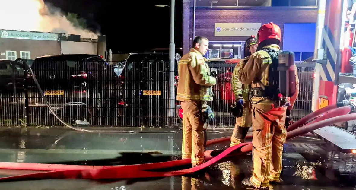 Uitslaande brand verwoest werkplaats autobedrijf Van Schijndel - Foto 2