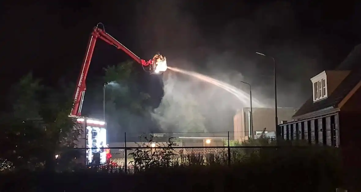 Uitslaande brand verwoest werkplaats autobedrijf Van Schijndel - Foto 6