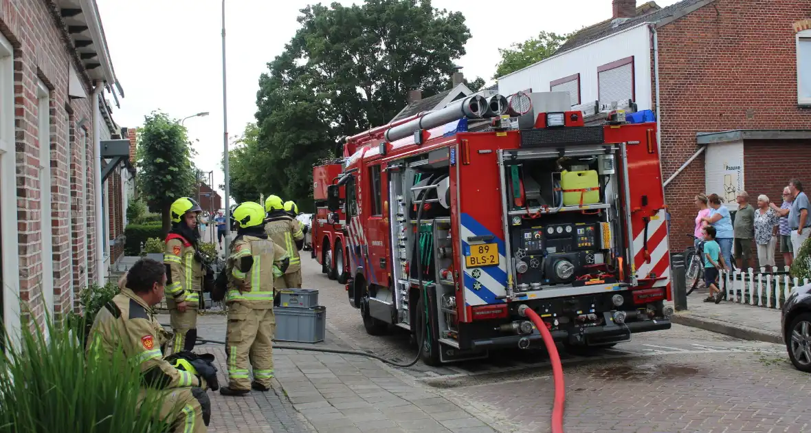 Middelbrand in woonhuis snel onder controle