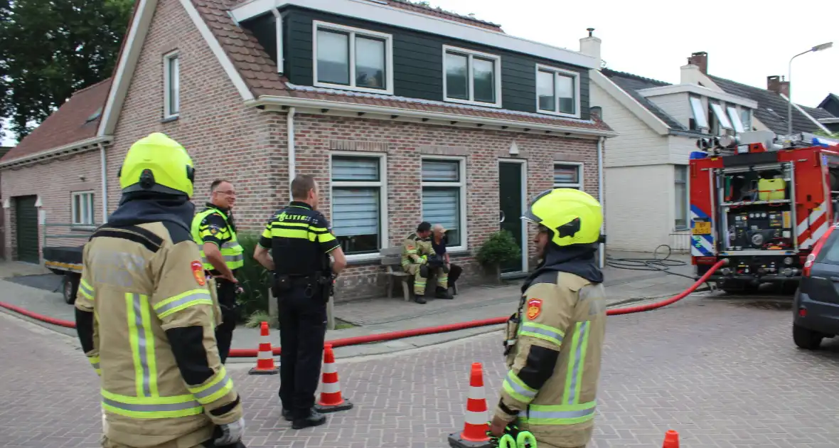 Middelbrand in woonhuis snel onder controle - Foto 3