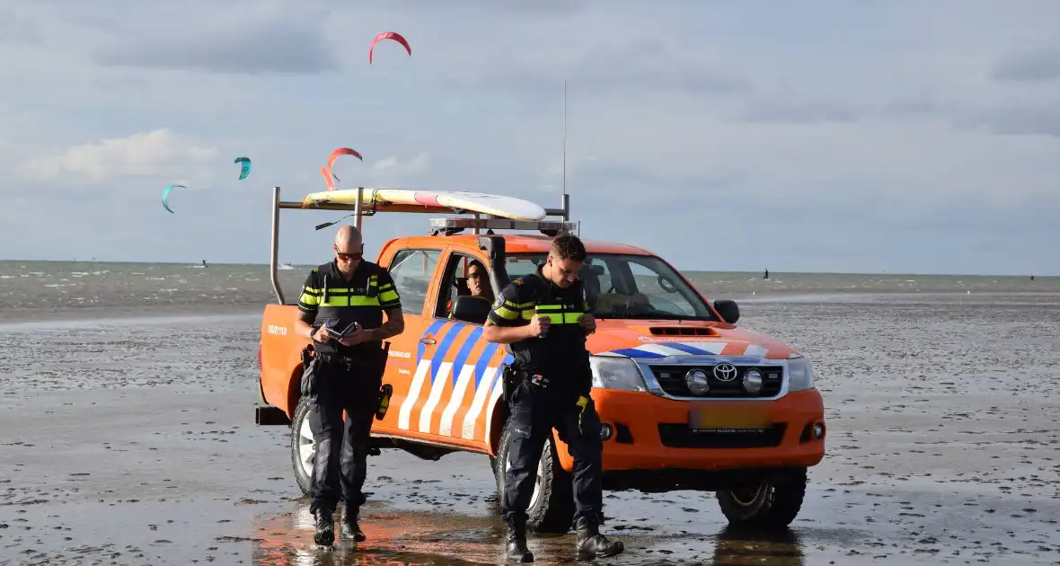 Kiter uit Noordzee gered na botsing - Foto 3