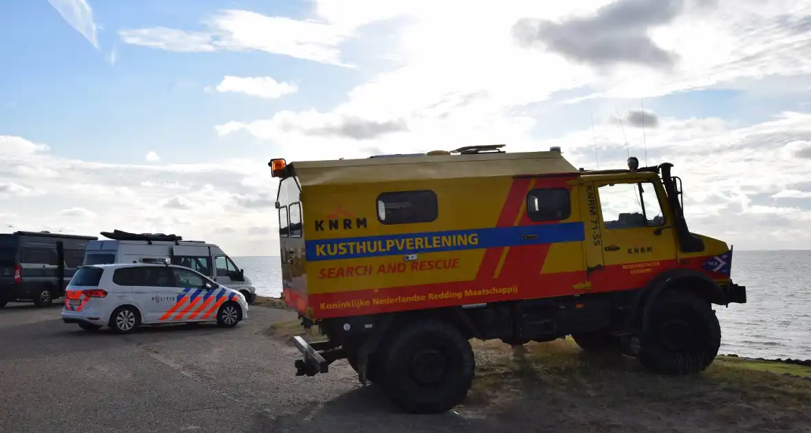 Kiter uit Noordzee gered na botsing - Foto 9