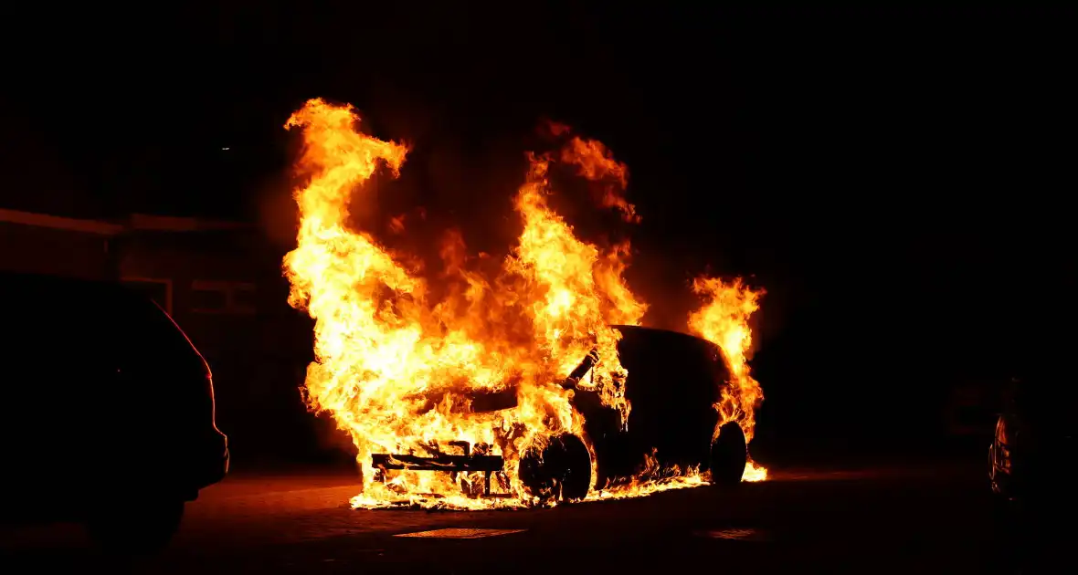 Electrische auto volledig is brand