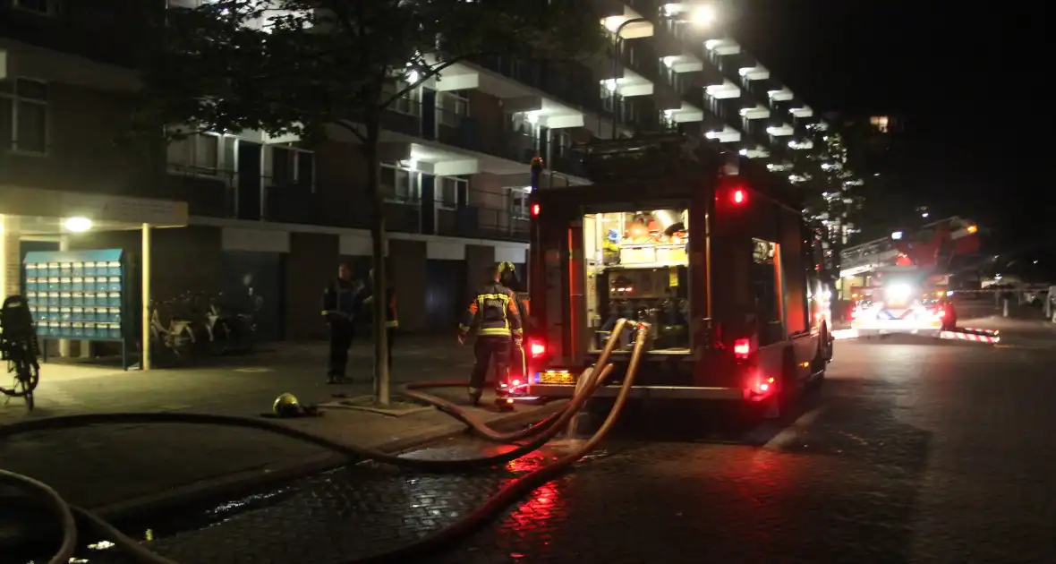 Grote uitslaande brand in appartementencomplex - Foto 7