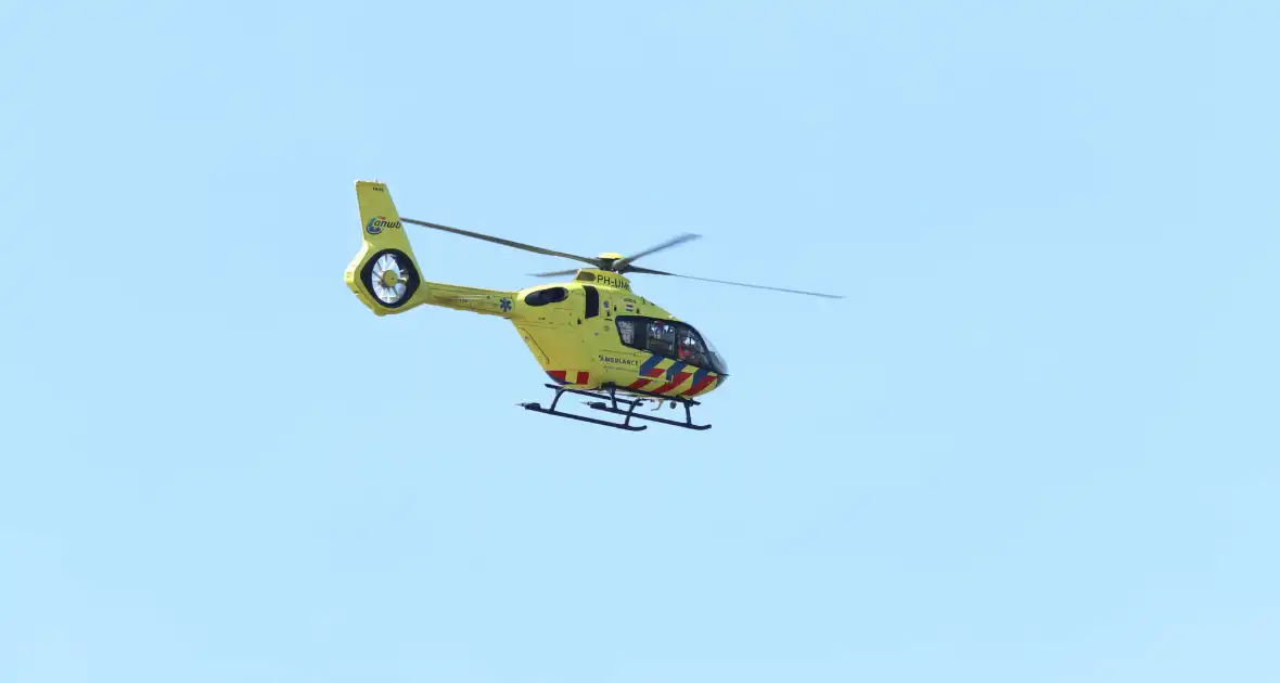 Traumahelikopter landt voor incident op bedrijventerrein - Foto 1
