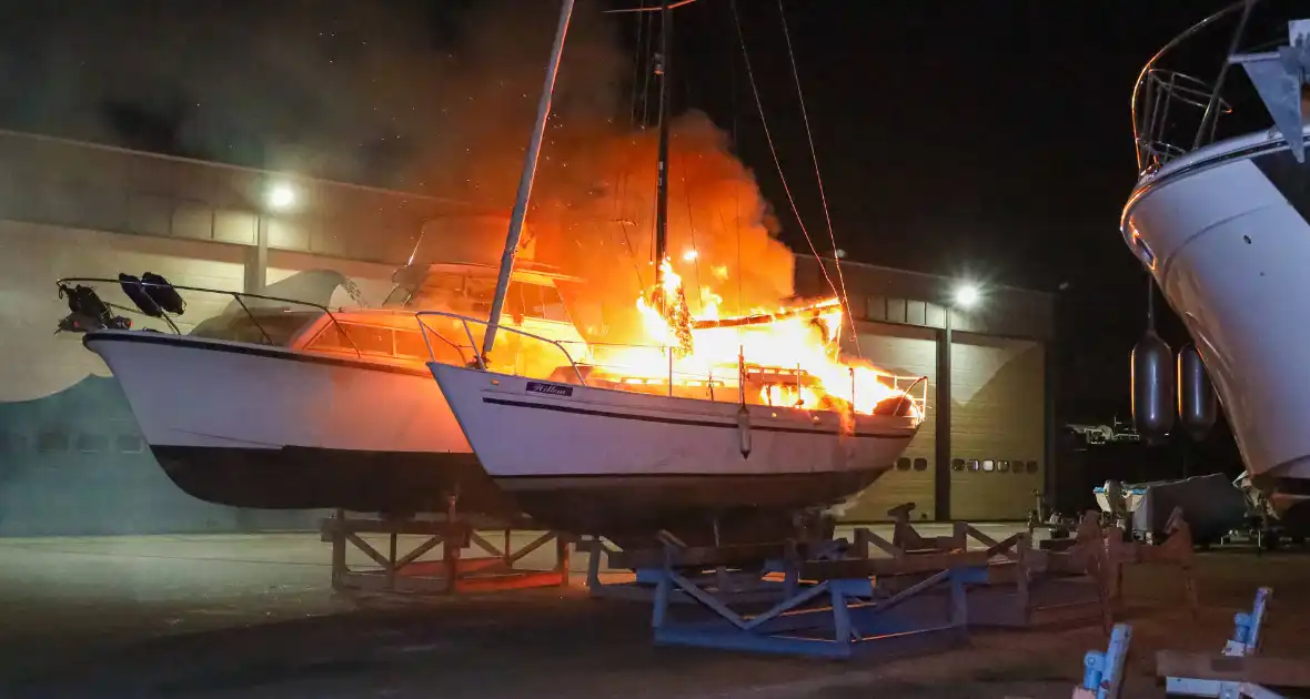 Wederom brand in boot bij jachthaven 't Huizerhoofd - Foto 1