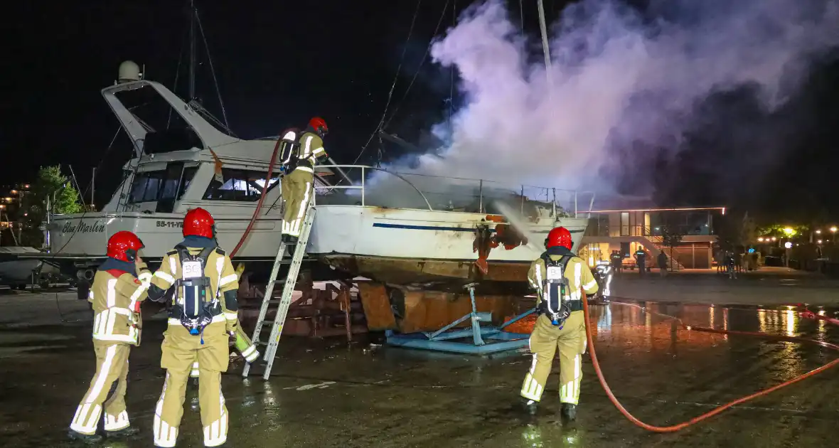 Wederom brand in boot bij jachthaven 't Huizerhoofd - Foto 10