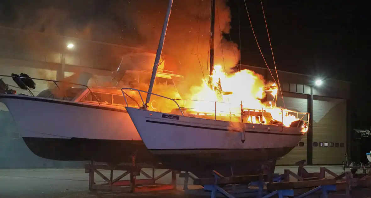 Wederom brand in boot bij jachthaven 't Huizerhoofd - Foto 2