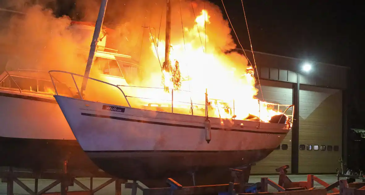 Wederom brand in boot bij jachthaven 't Huizerhoofd - Foto 3