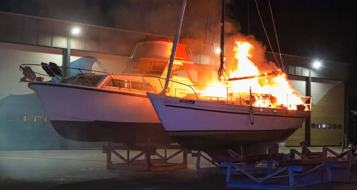 Wederom brand in boot bij jachthaven 't Huizerhoofd - Foto 4