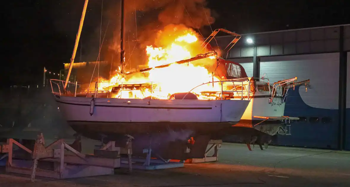 Wederom brand in boot bij jachthaven 't Huizerhoofd - Foto 5