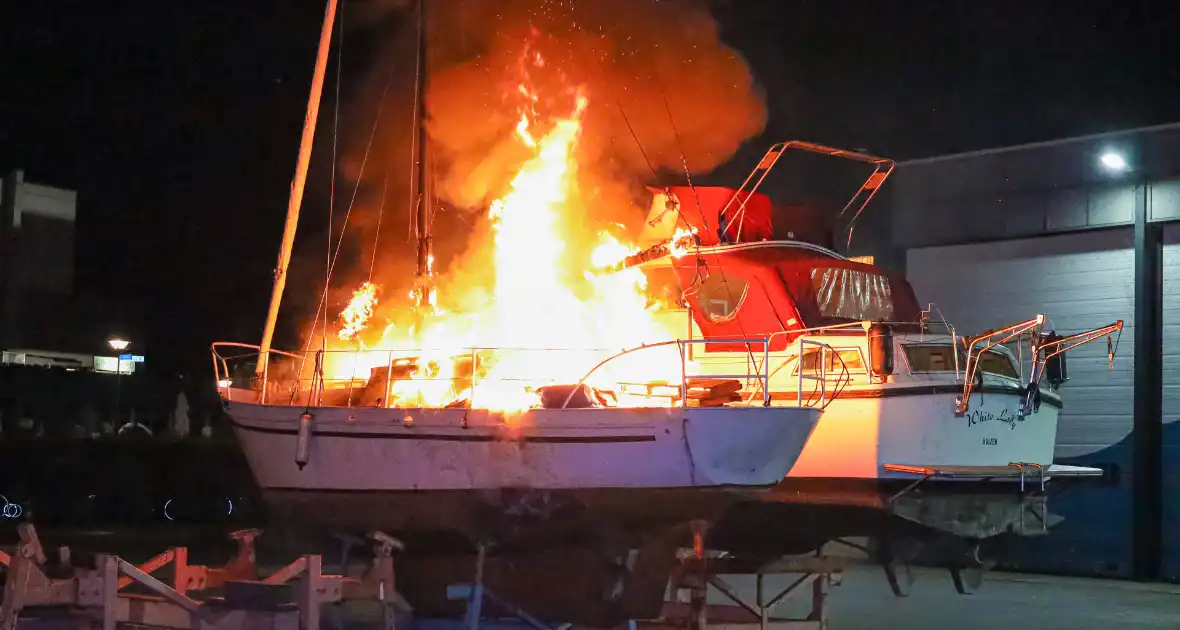 Wederom brand in boot bij jachthaven 't Huizerhoofd - Foto 6