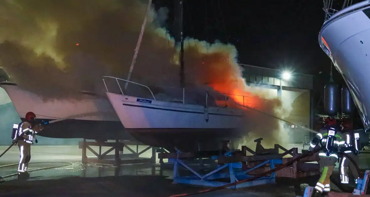 Wederom brand in boot bij jachthaven 't Huizerhoofd - Foto 8