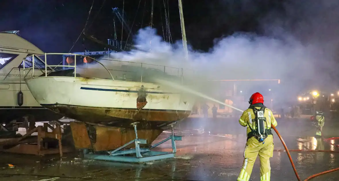 Wederom brand in boot bij jachthaven 't Huizerhoofd - Foto 9