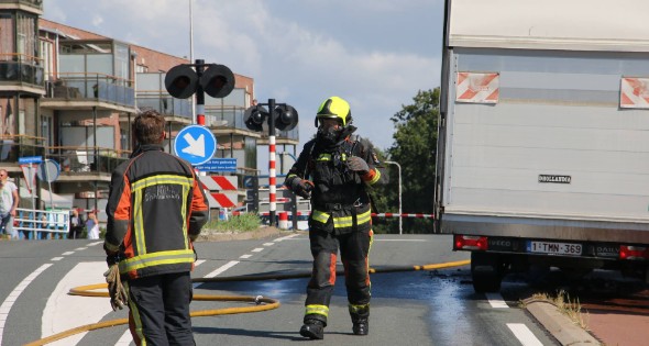 Bakwagen vanwege brand beschadigd - Afbeelding 4