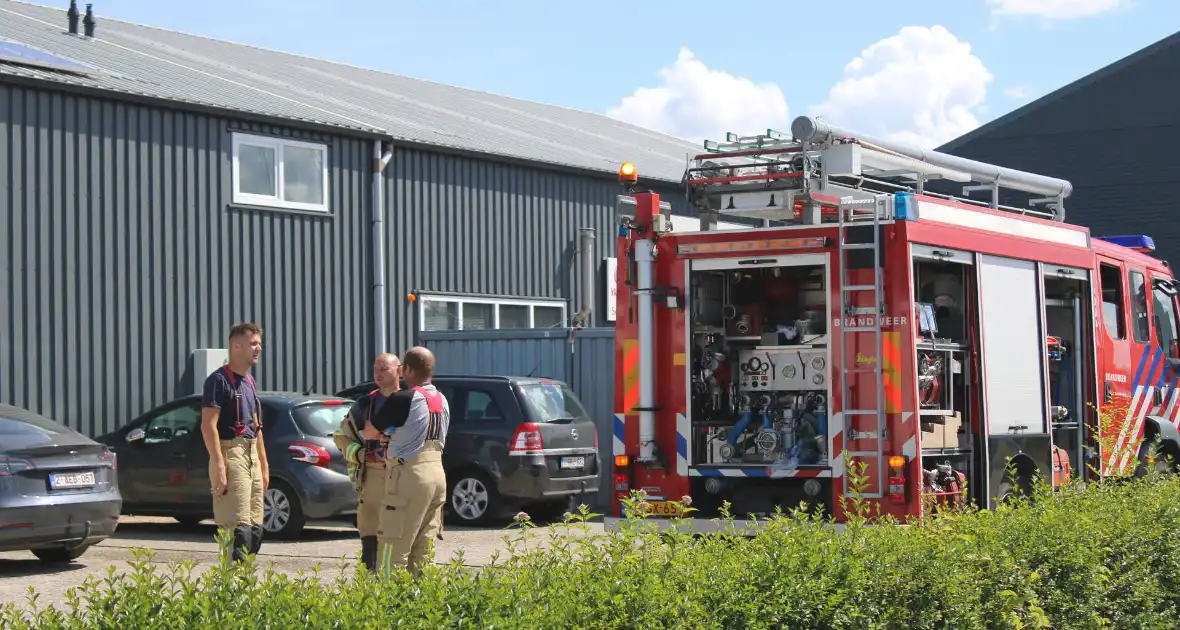 Kortsluiting zorgt voor brand in loods