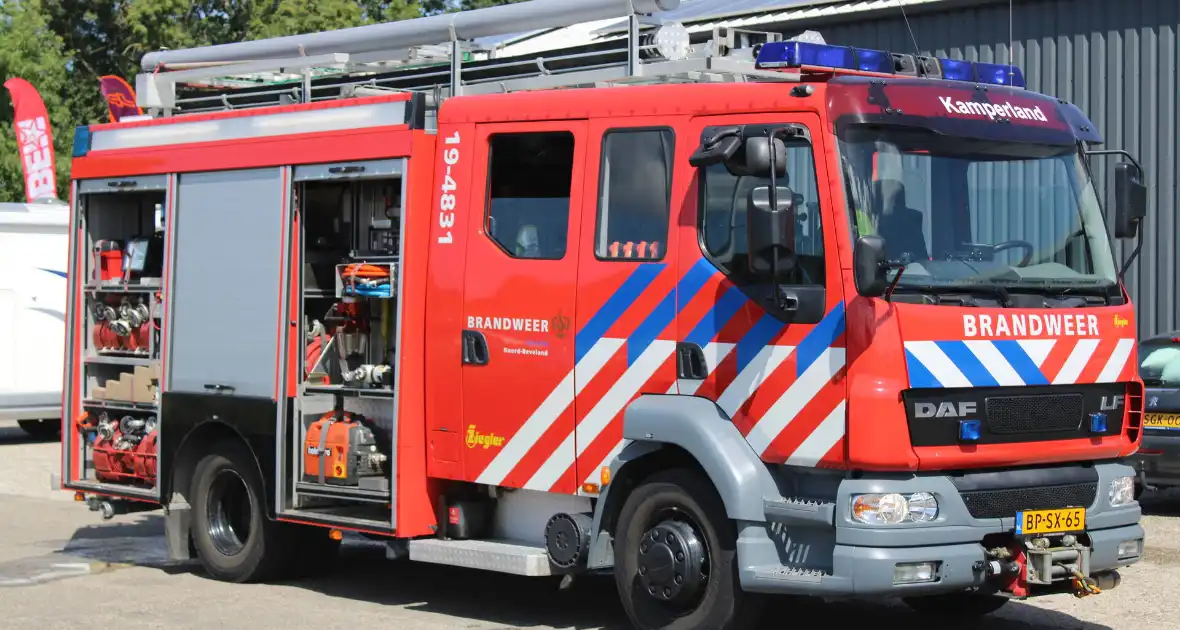 Kortsluiting zorgt voor brand in loods - Foto 1