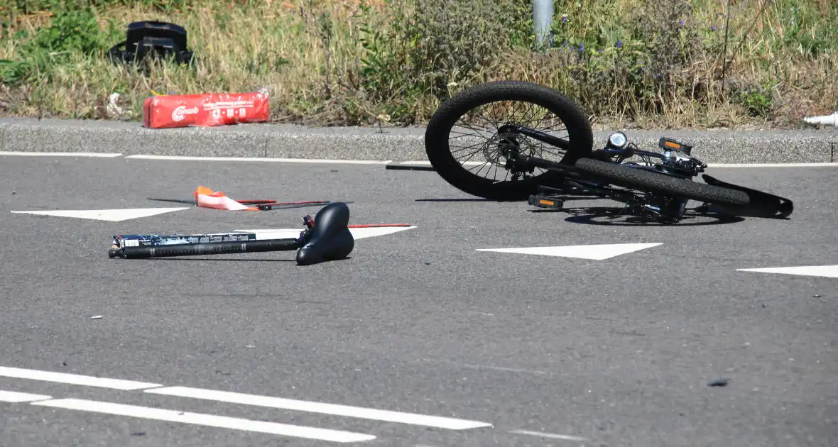 Ongeval met twee voertuigen en fietser - Foto 7