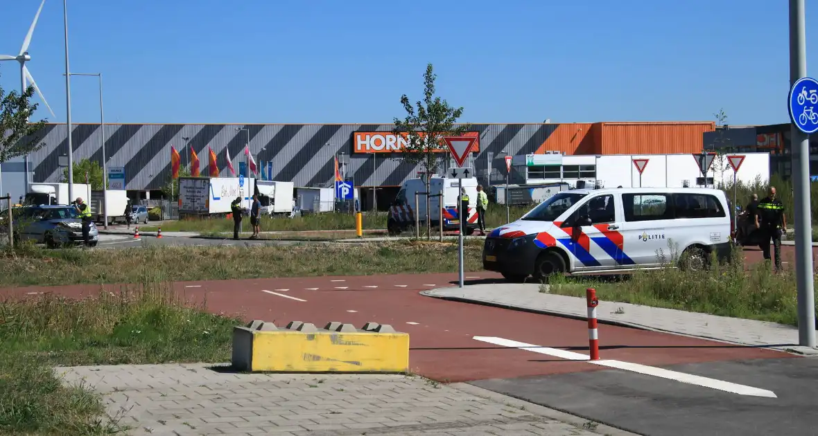 Ongeval met twee voertuigen en fietser - Foto 9