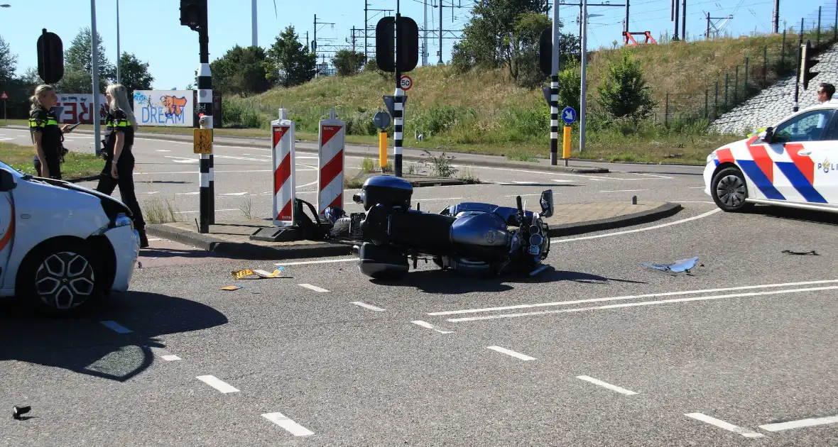 Ongeval tussen personenauto en motorfiets - Foto 3