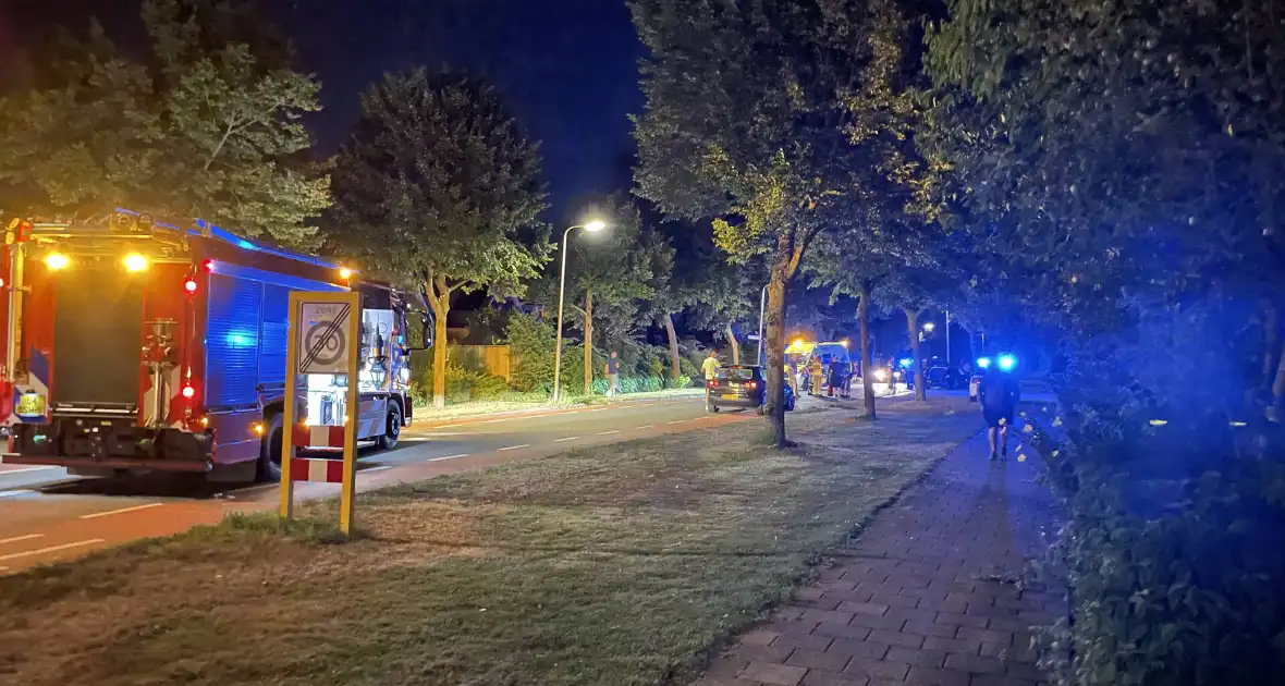 Auto crasht op boom - Foto 3