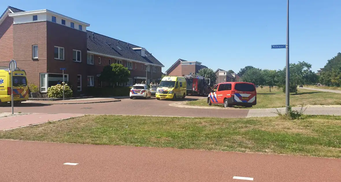 Persoon zwaargewond bij brand in woning - Foto 5