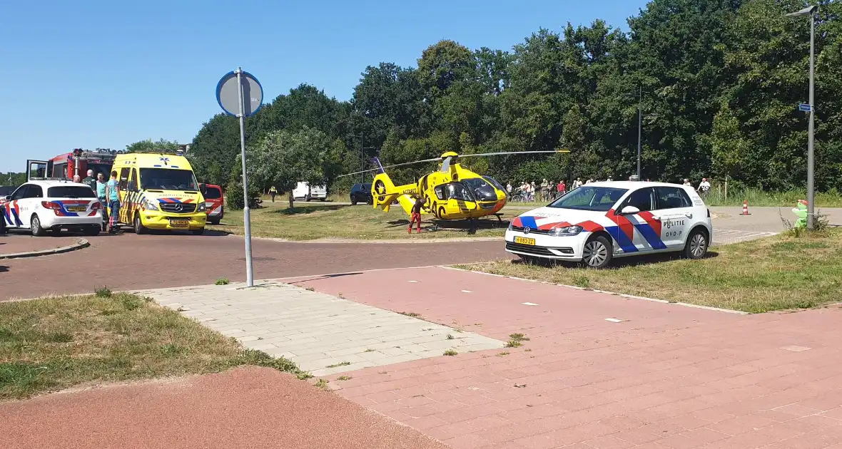 Persoon zwaargewond bij brand in woning - Foto 8