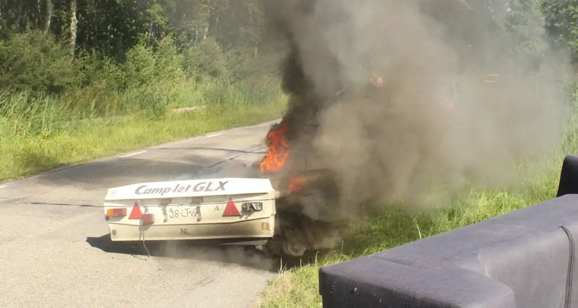 Vouwwagen vat vlam tijdens rijden - Foto 5