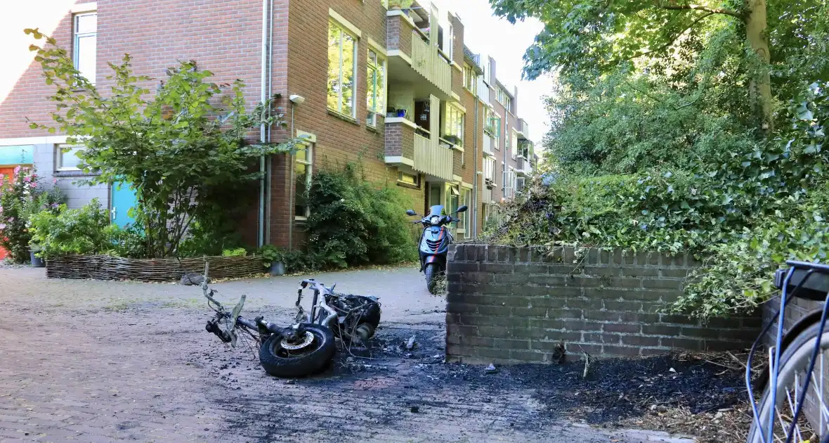 Scooter verwoest vanwege brand - Foto 1