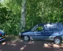 Automobilist eindigt tegen boom