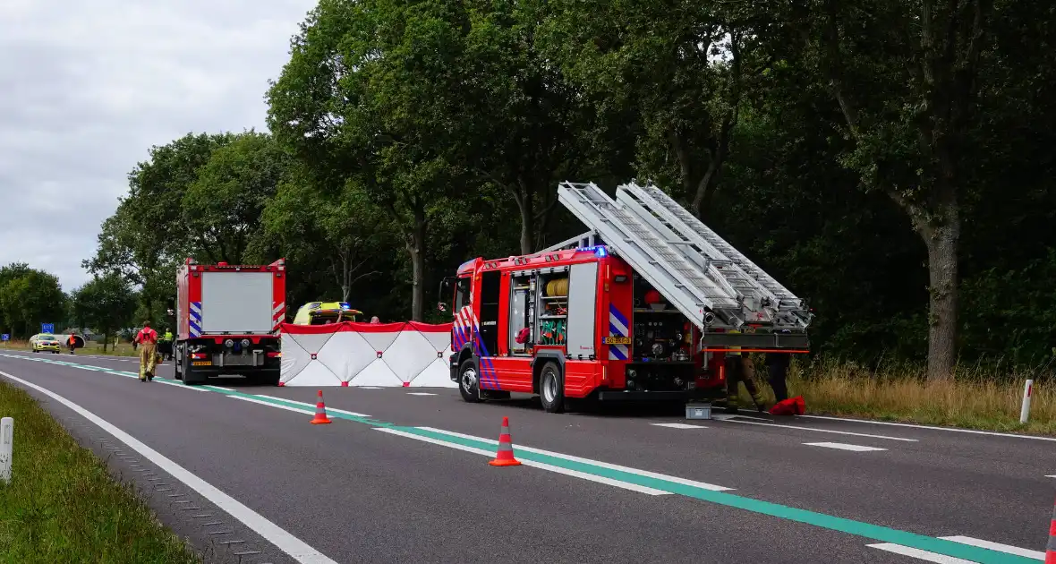 Gewonde nadat auto op de kop belandt