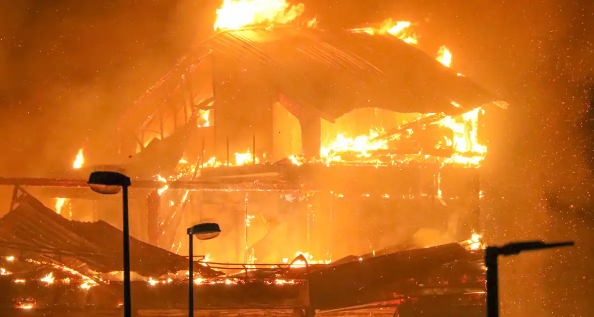 Wegrestaurant Onderweg verwoest door uitslaande brand - Foto 10