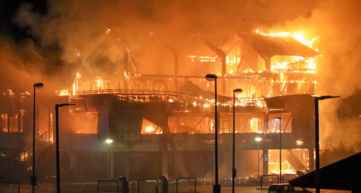 Wegrestaurant Onderweg verwoest door uitslaande brand - Foto 9