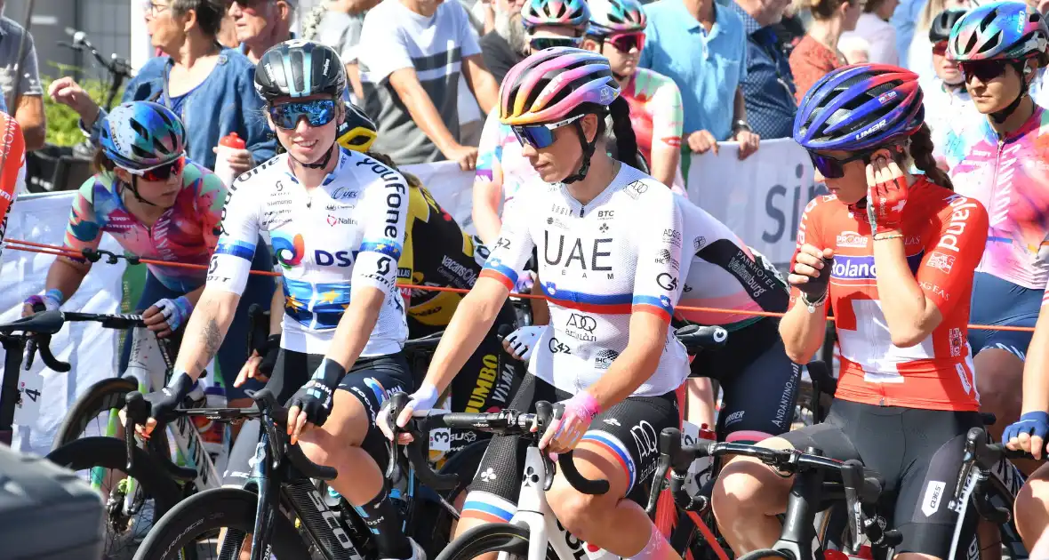 Internationale dames wieleretappe 'Simac Ladies Tour' van start gegaan - Foto 15
