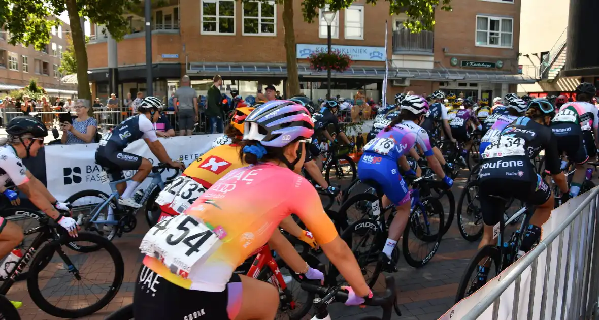 Internationale dames wieleretappe 'Simac Ladies Tour' van start gegaan - Foto 2