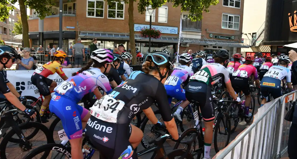 Internationale dames wieleretappe 'Simac Ladies Tour' van start gegaan - Foto 3