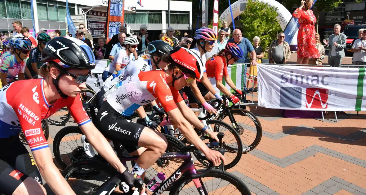 Internationale dames wieleretappe 'Simac Ladies Tour' van start gegaan - Foto 4