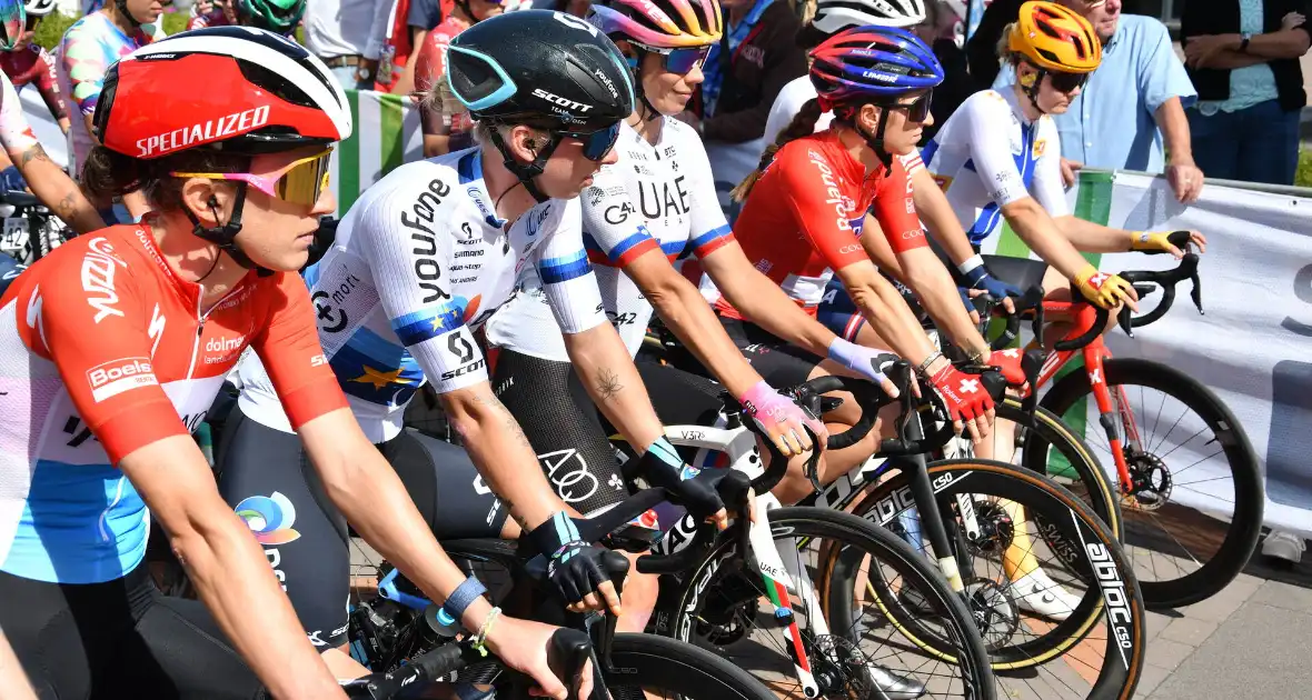 Internationale dames wieleretappe 'Simac Ladies Tour' van start gegaan - Foto 7