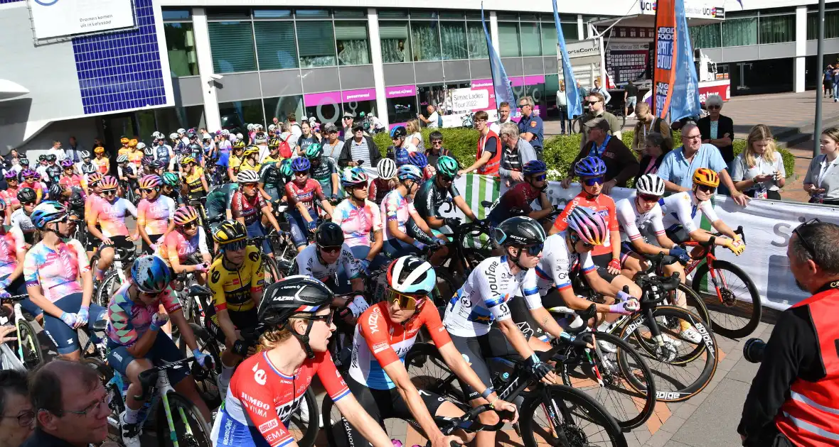 Internationale dames wieleretappe 'Simac Ladies Tour' van start gegaan - Foto 9