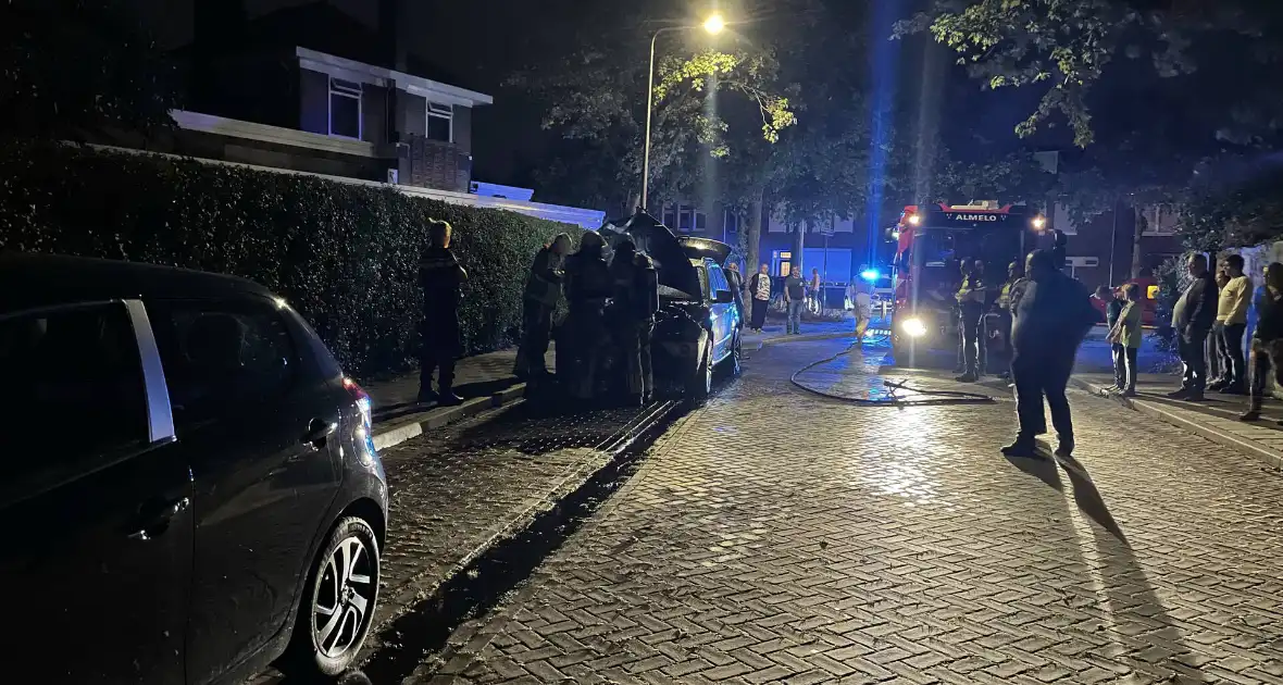 Brand in geparkeerde auto snel geblust - Foto 2