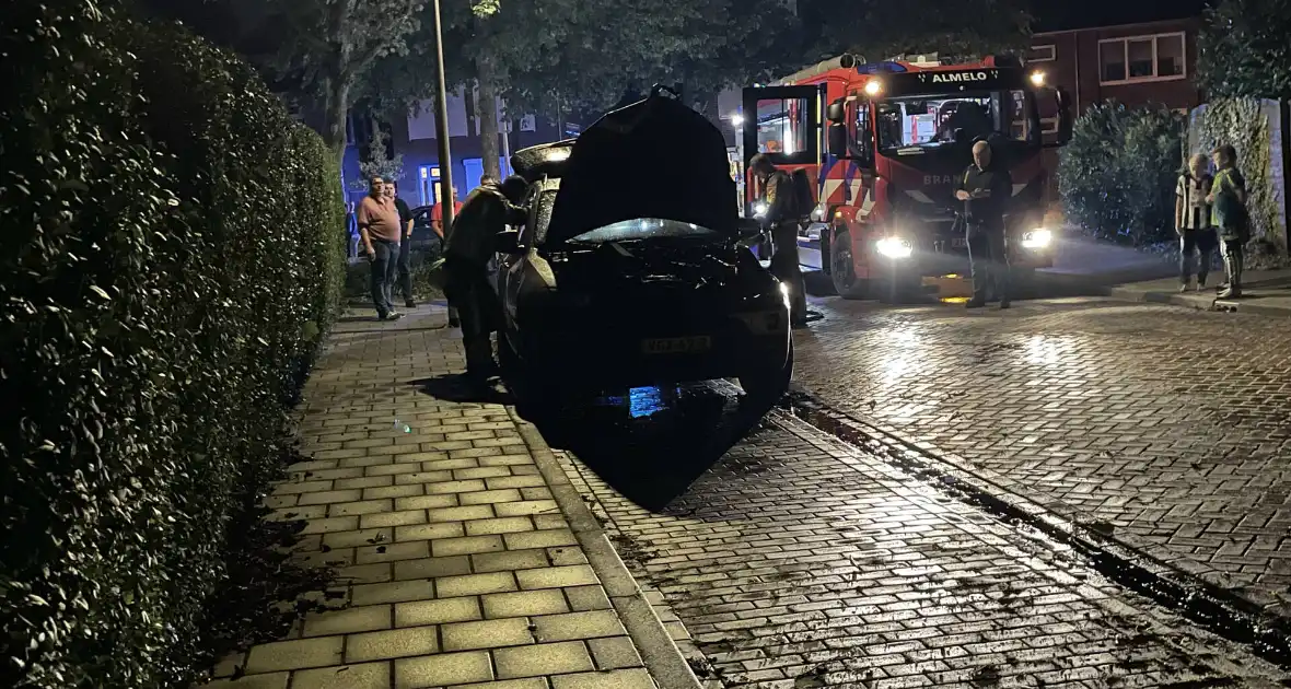 Brand in geparkeerde auto snel geblust - Foto 3