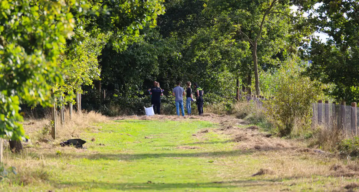 Explosieven Opruimingsdienst doet onderzoek op perceel langs snelweg - Foto 6