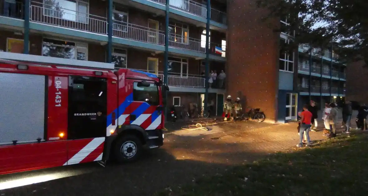Brand in flatgebouw snel onder controle - Foto 2