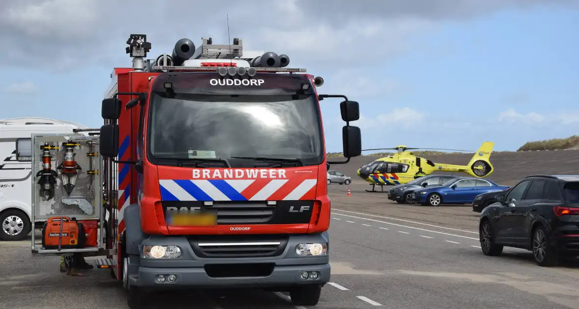 Kitesurfer zwaargewond bij kiteongeval op Brouwersdam - Foto 16