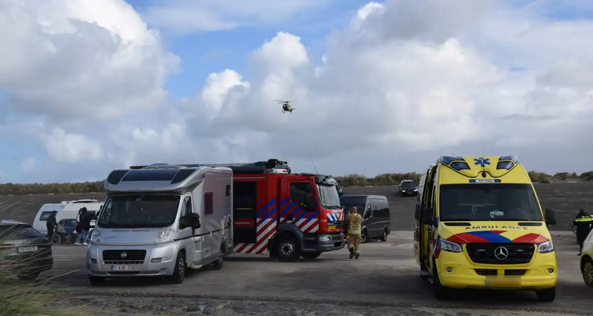 Kitesurfer zwaargewond bij kiteongeval op Brouwersdam - Foto 21