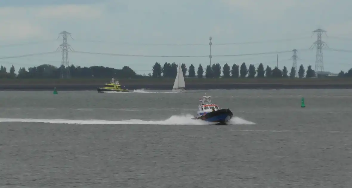 Brand na mogelijk explosie op schip Westerschelde