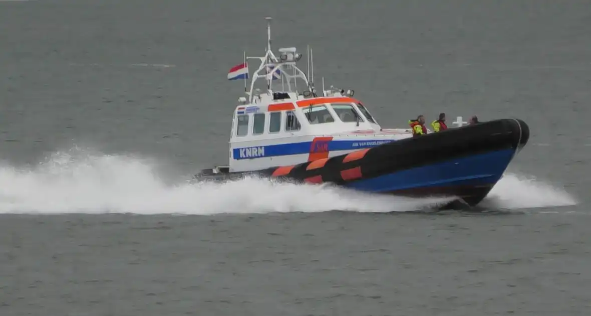 Brand na mogelijk explosie op schip Westerschelde - Foto 1