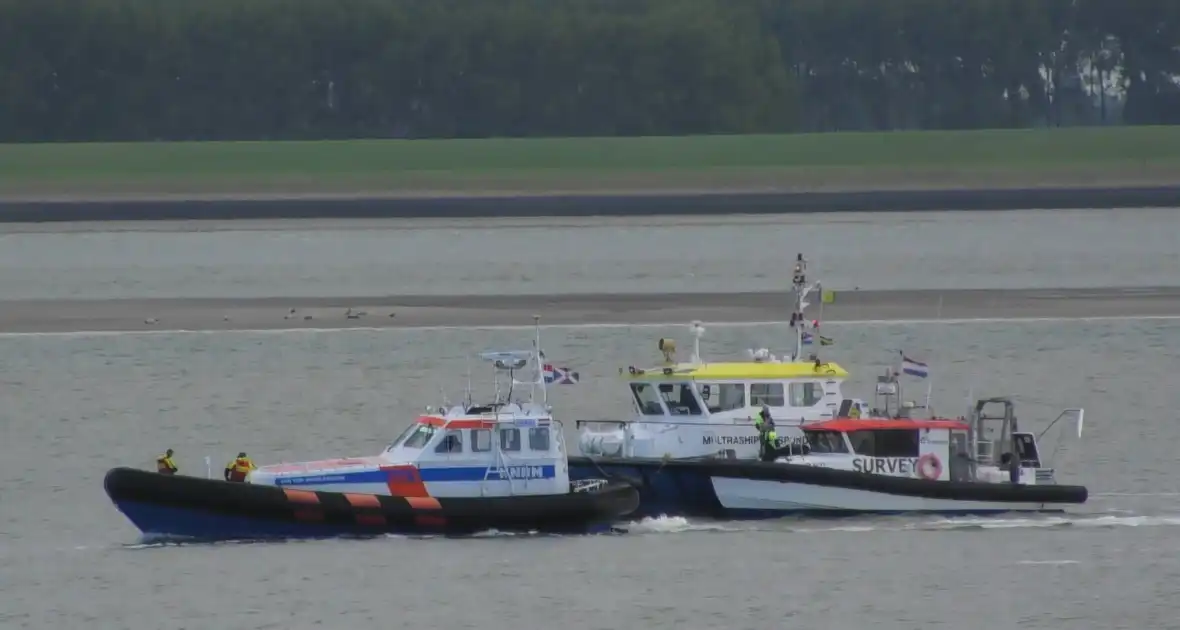 Brand na mogelijk explosie op schip Westerschelde - Foto 4