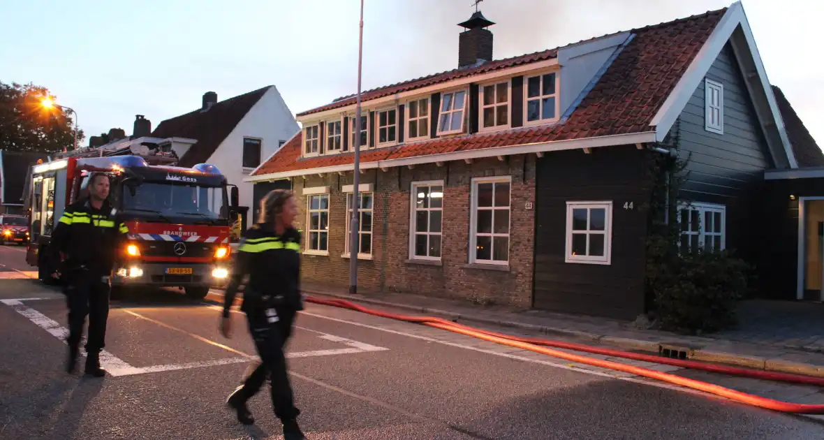 Flinke rookontwikkeling bij uitslaande schuurbrand - Foto 6