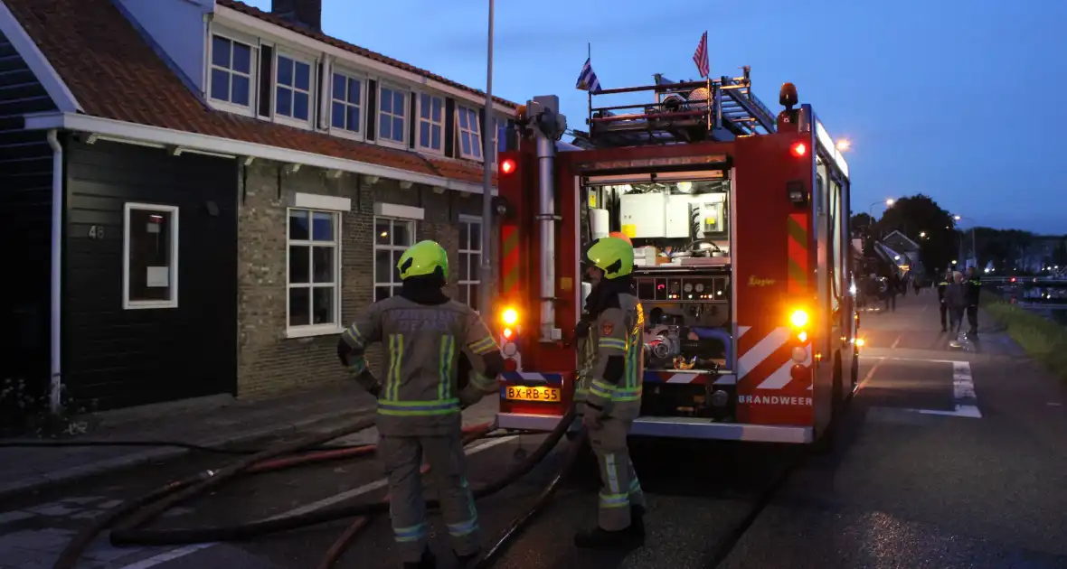 Flinke rookontwikkeling bij uitslaande schuurbrand - Foto 8